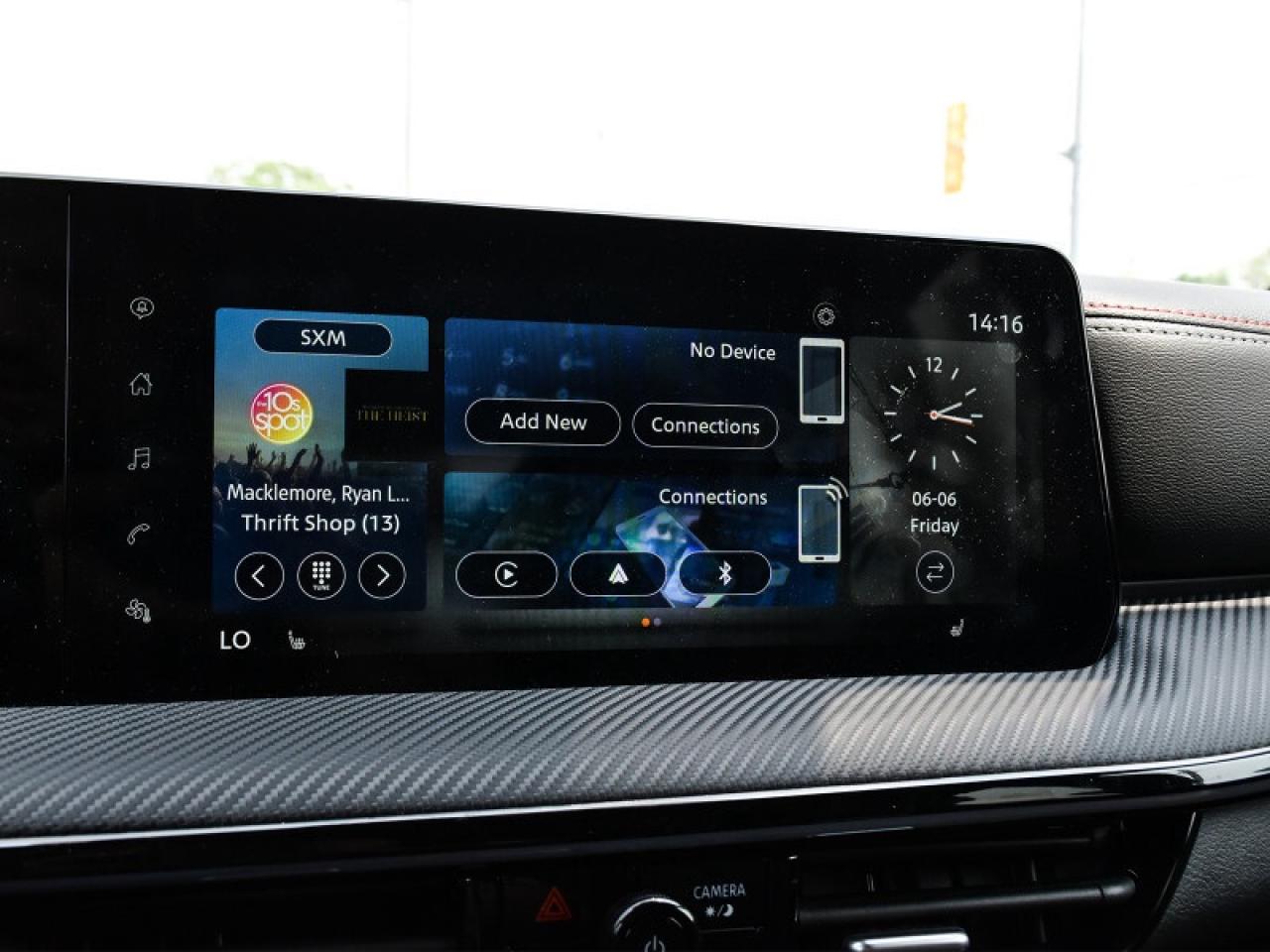 2025 Nissan Kicks SR Premium-Pano Roof  Pro-Pilot  Camera Photo