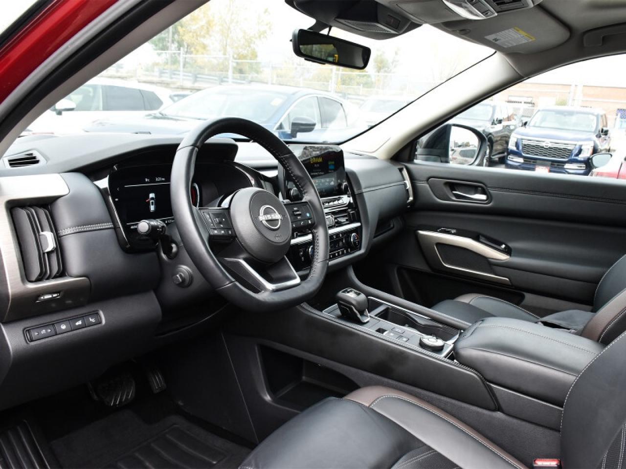 2024 Nissan Pathfinder Platinum   Leather    Panoroof   Nav   Adaptive Cr Photo