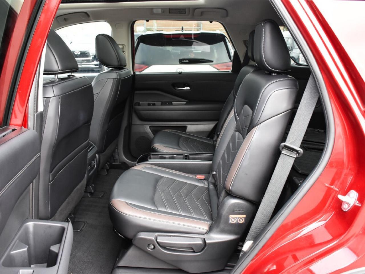 2024 Nissan Pathfinder Platinum   Leather    Panoroof   Nav   Adaptive Cr Photo