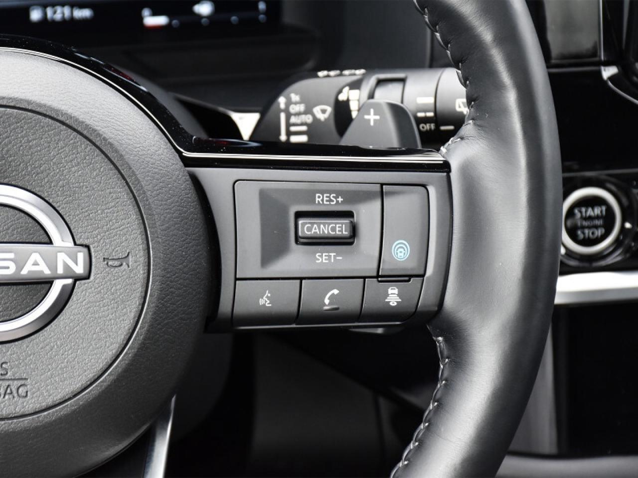 2024 Nissan Pathfinder Platinum   Leather    Panoroof   Nav   Adaptive Cr Photo