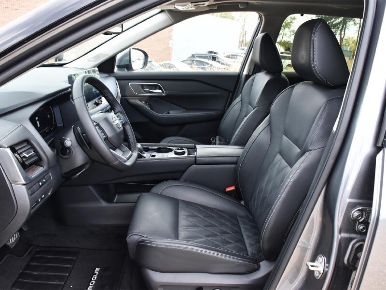 2025 Nissan Rogue Platinum   Pano Moonroof   Google Built-In   360 C Photo