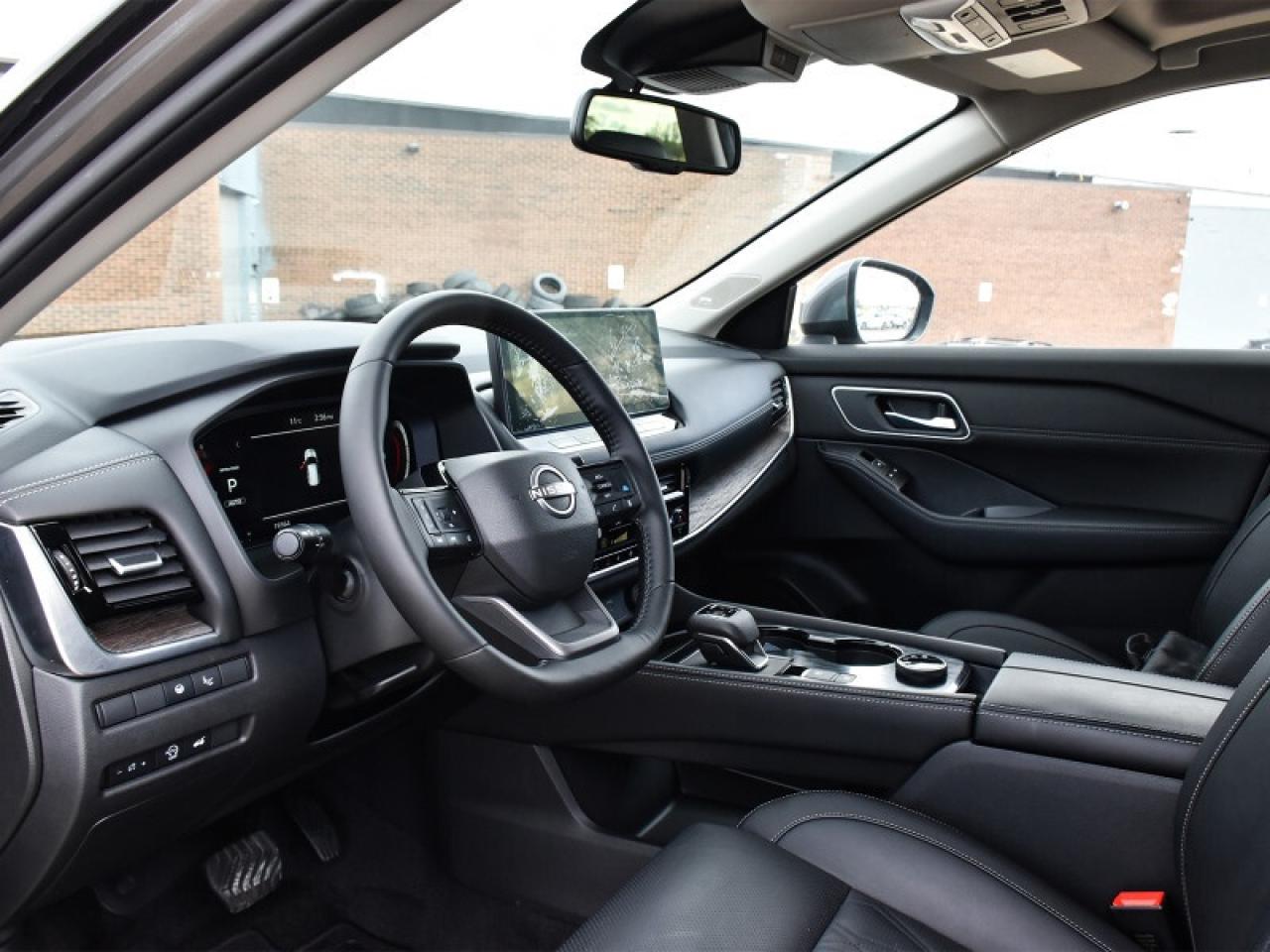 2025 Nissan Rogue Platinum  Leather   Panoroof   Nav   360 Cam   Ada Photo