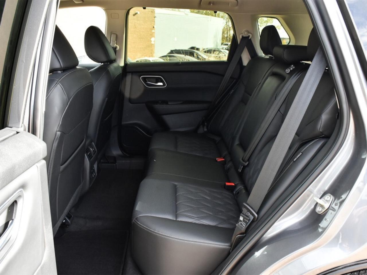 2025 Nissan Rogue Platinum  Leather   Panoroof   Nav   360 Cam   Ada Photo