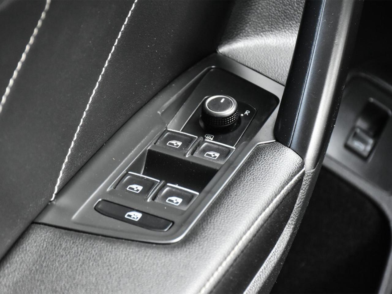 2024 Volkswagen Tiguan Comfortline 4MOTION-Leather   Heated Seats  Camera Photo