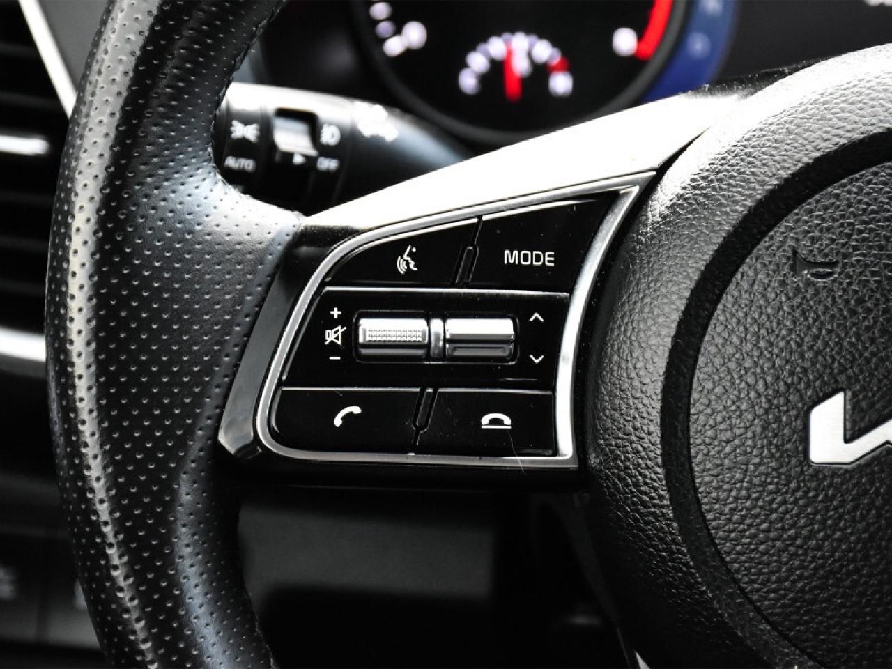 2023 Kia Seltos SX Turbo AWD-Leather  Navi  Roof  Fully Loaded! Photo