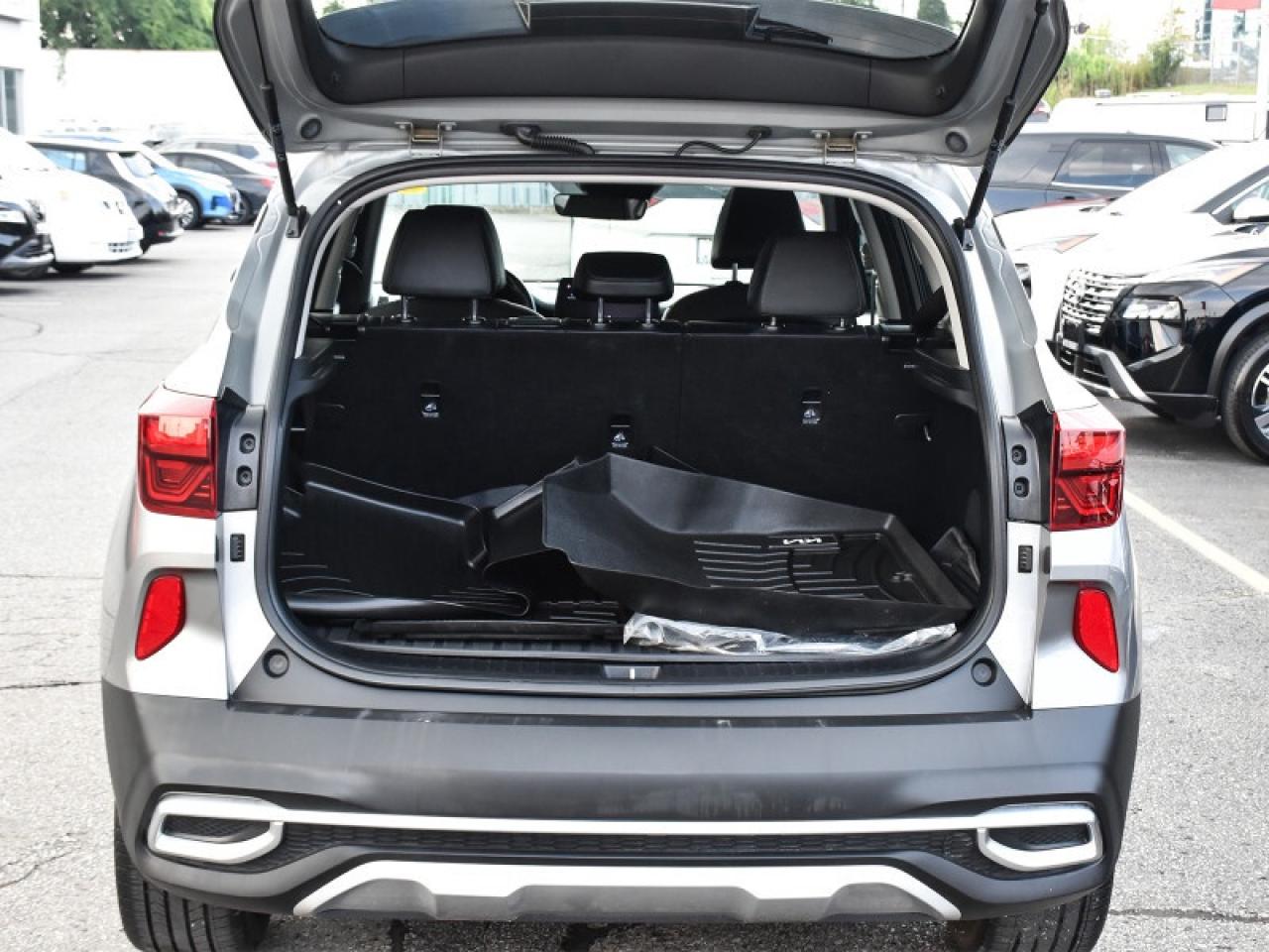 2023 Kia Seltos SX Turbo AWD-Leather  Navi  Roof  Fully Loaded! Photo