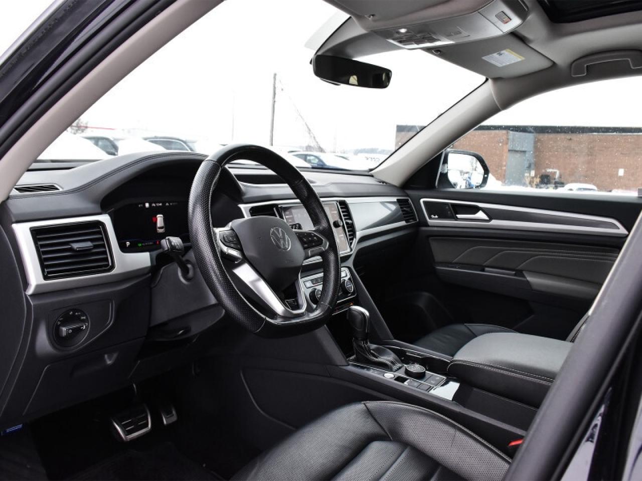 2022 Volkswagen Atlas Execline 3.6 FSI   Leather   Nav   Pano Roof   Ada Photo