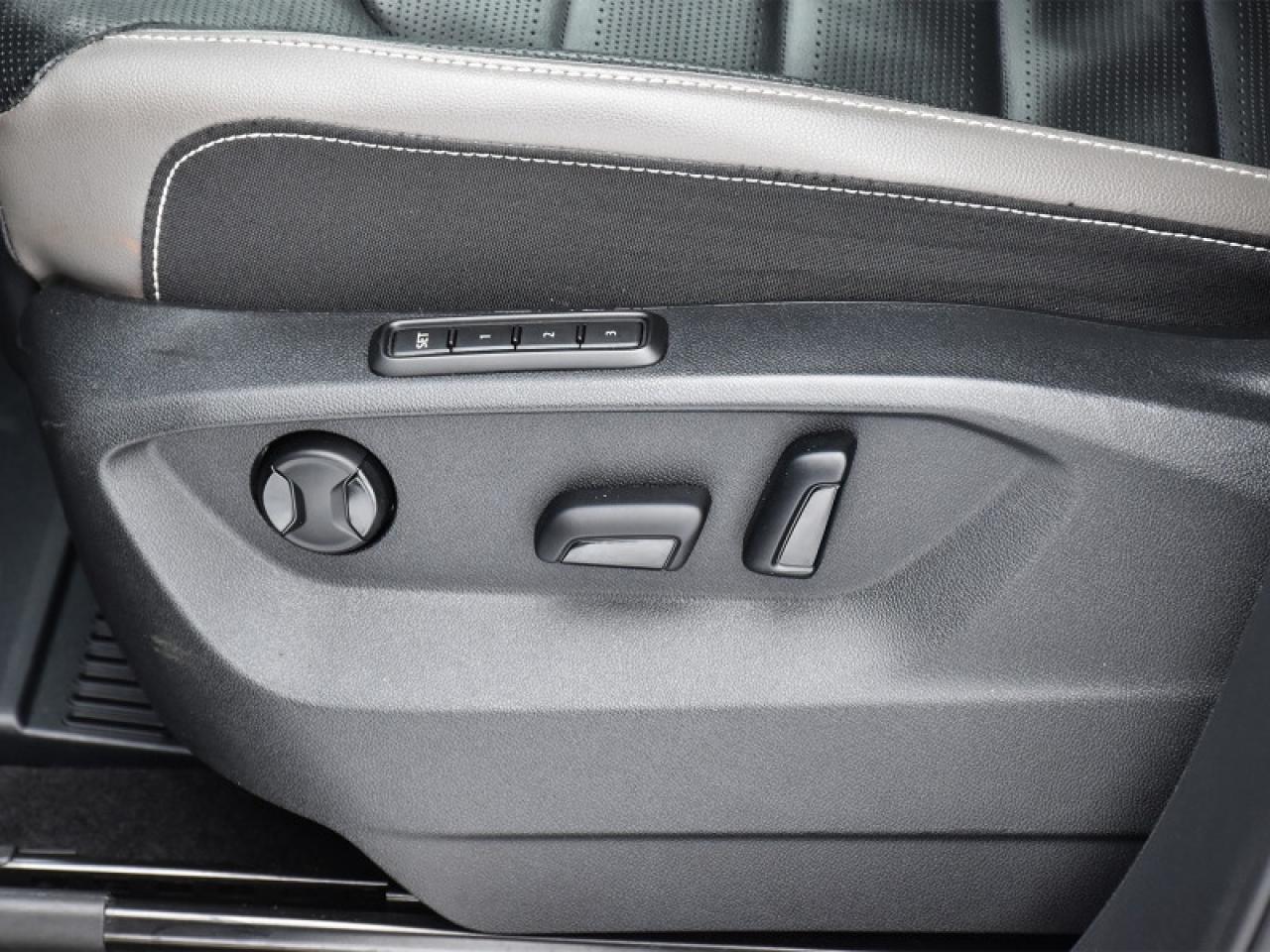 2022 Volkswagen Atlas Execline 3.6 FSI   Leather   Nav   Pano Roof   Ada Photo