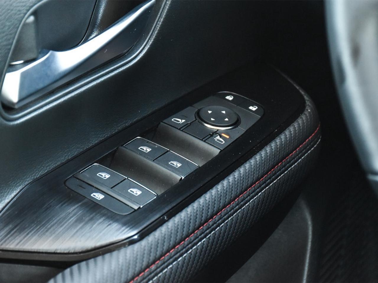 2025 Nissan Kicks SR Premium AWD Leather   Sunroof   Bose   CarPlay Photo