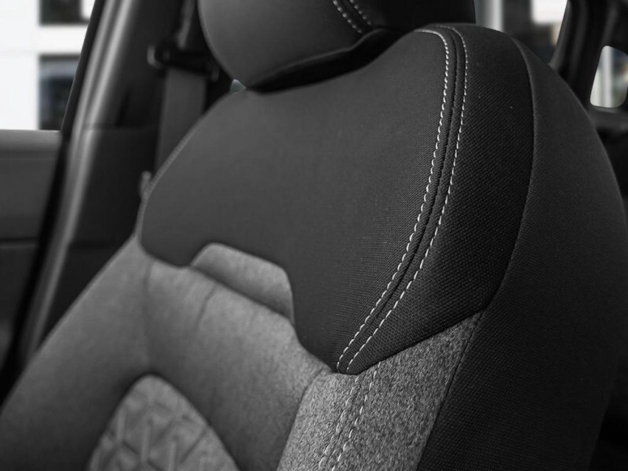 2025 Nissan Kicks SV   CarPay   Android Auto   Heated Seats   Remote Photo