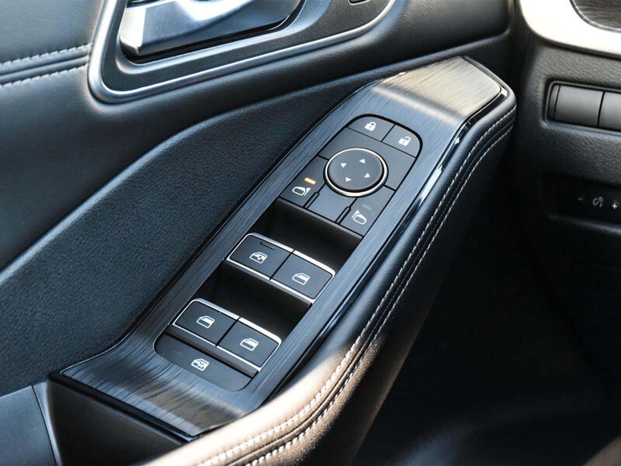 2024 Nissan Rogue Platinum AWD-Leather  Roof  Heads Up Display  Full Photo