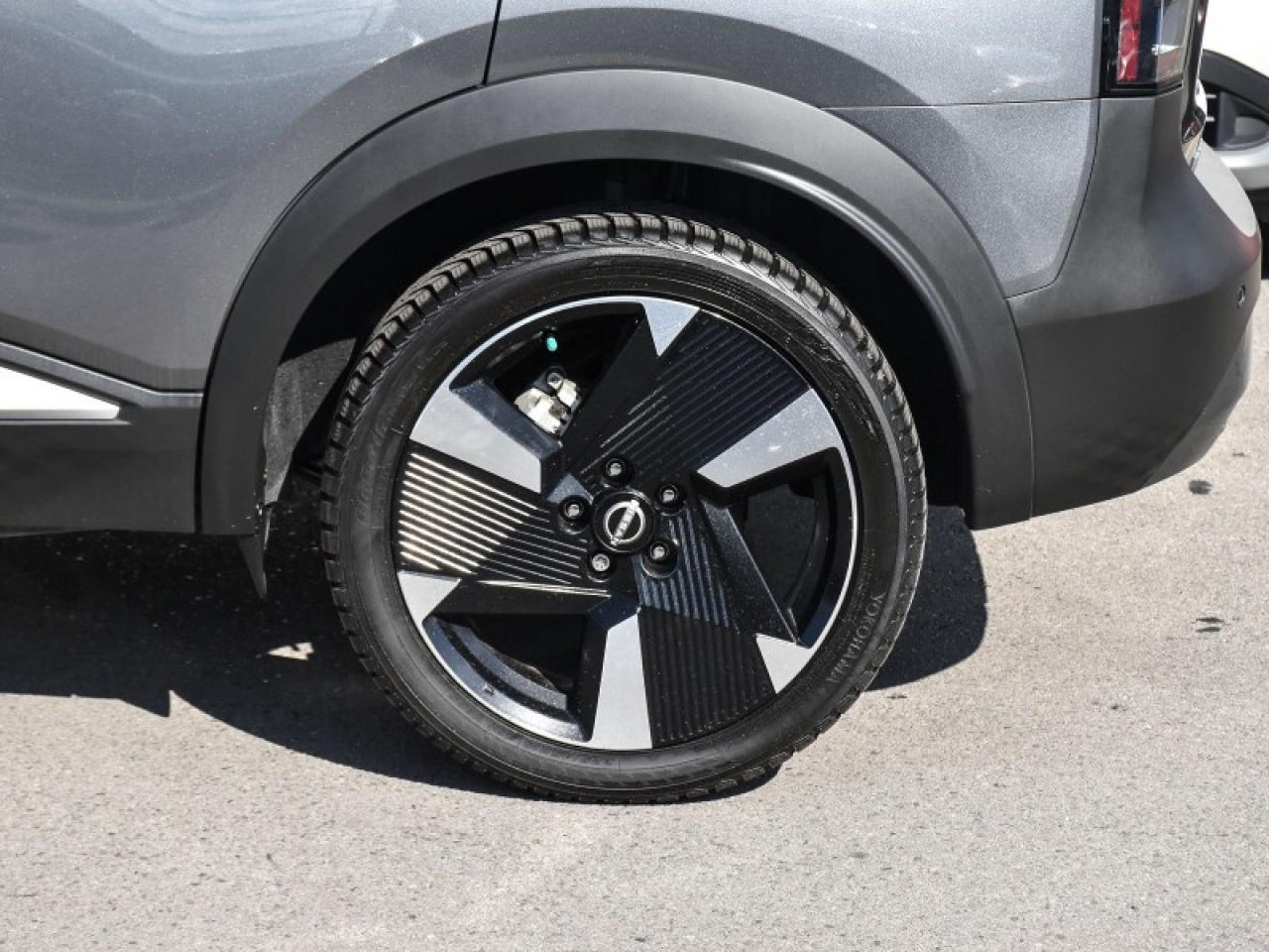 2025 Nissan Kicks SR Premium AWD   Leather   Roof   Bose   CarPlay Photo