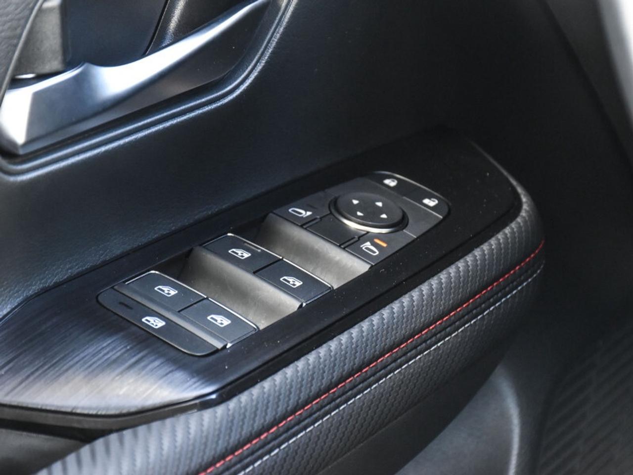 2025 Nissan Kicks SR Premium AWD   Leather   Roof   Bose   CarPlay Photo
