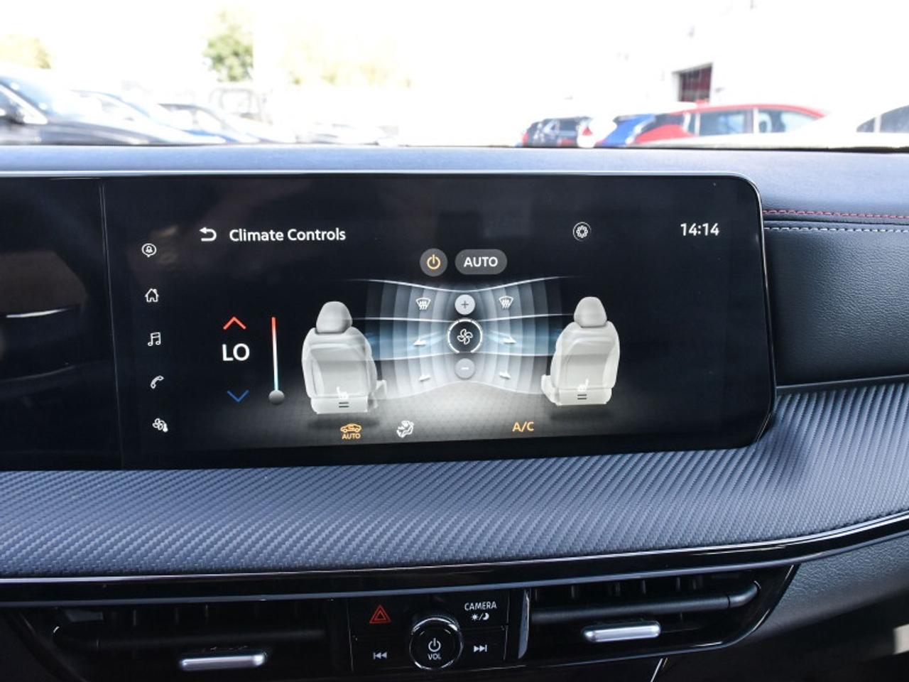 2025 Nissan Kicks SR Premium AWD   Leather   Roof   Bose   CarPlay Photo