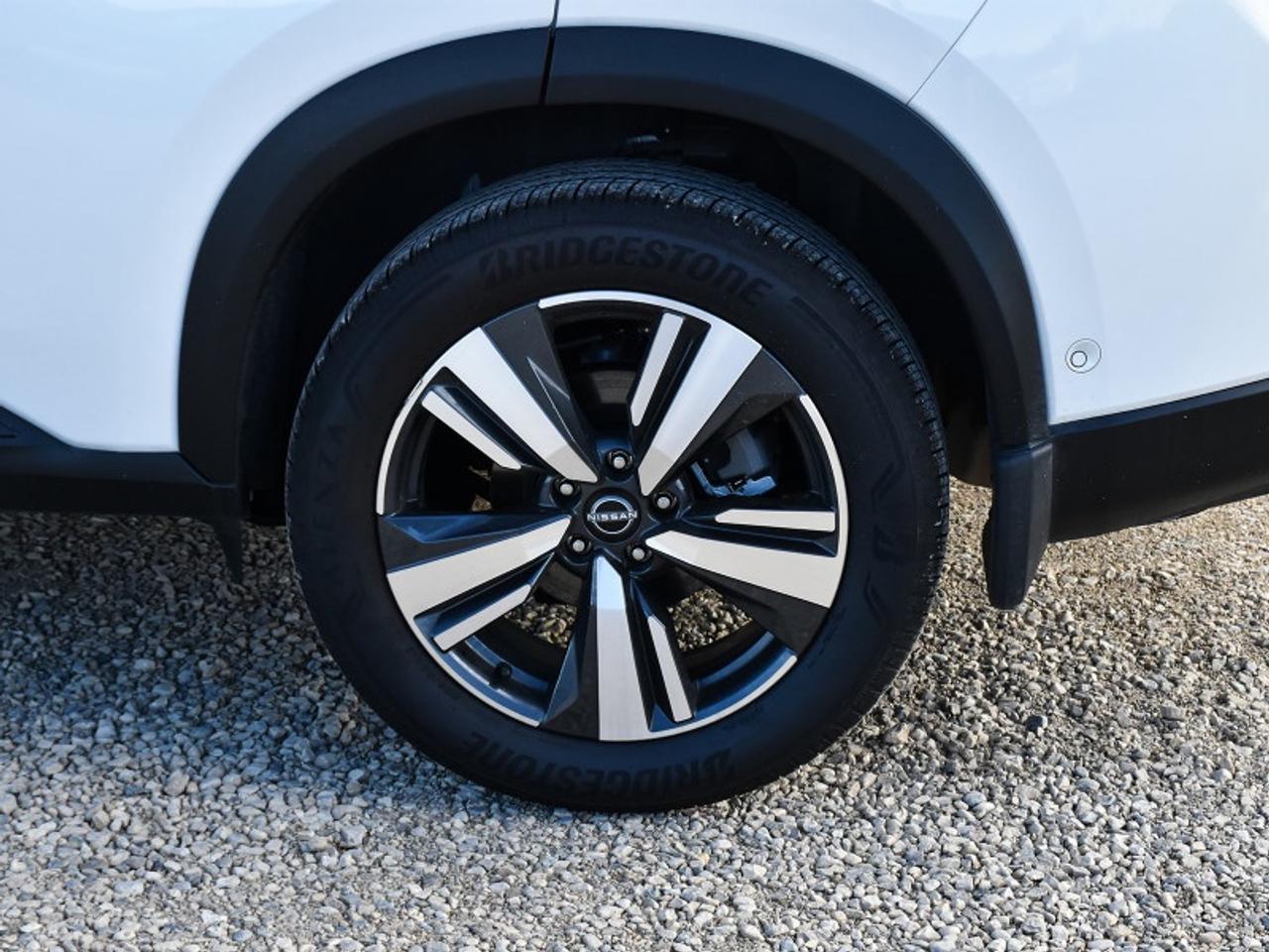 2025 Nissan Rogue SL   Leather   Roof   Navi   Adaptive Cruise   360 Photo