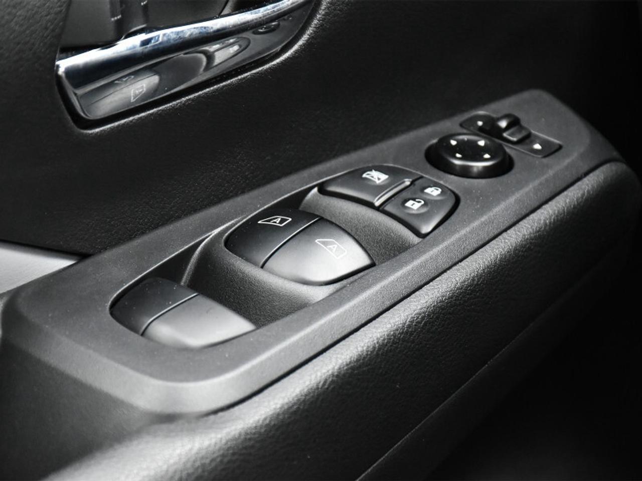 2023 Nissan Kicks SR Premium   Leather   Adaptive Cruise   CarPlay Photo