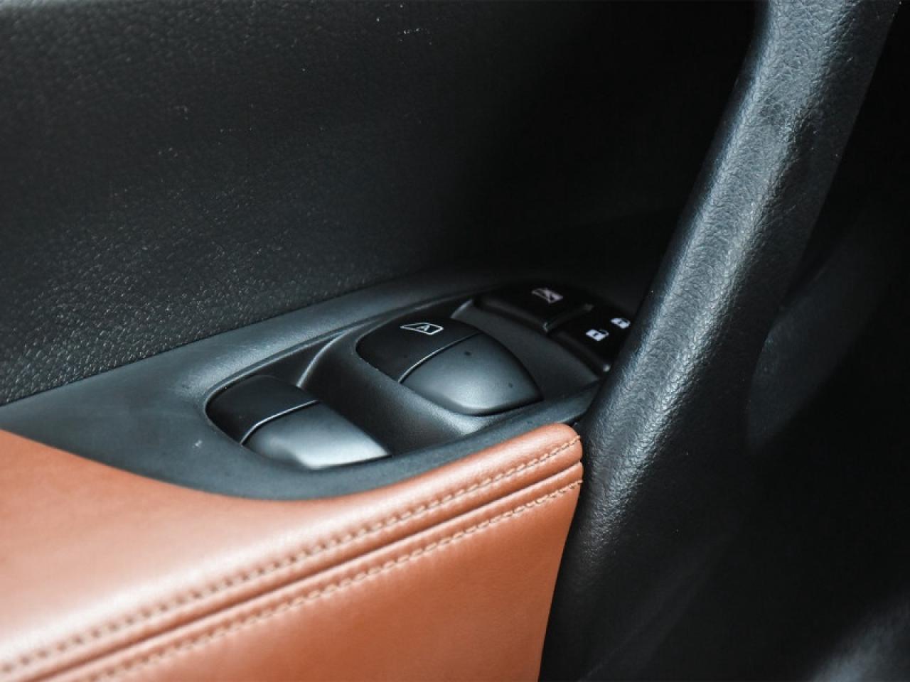 2020 Nissan Rogue SL Platinum & Reserve Package AWD-Brown Leather  N Photo