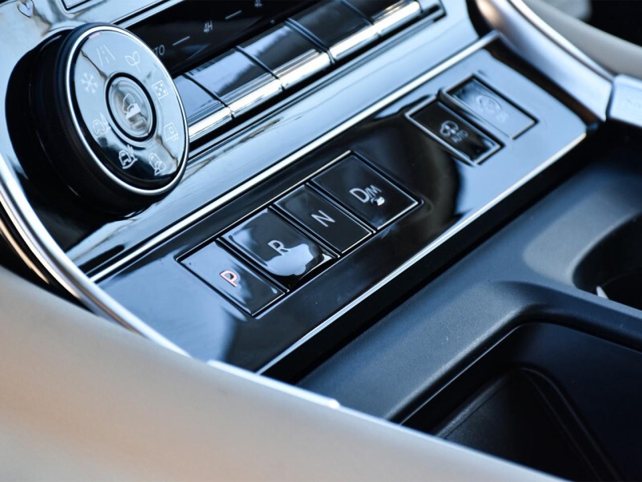 2025 Nissan Armada Platinum Reserve AWD-22 Inch Alloys  Massaging Sea Photo