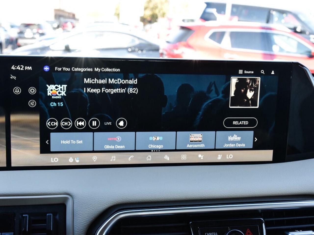 2025 Nissan Armada Platinum Reserve AWD-22 Inch Alloys  Massaging Sea Photo