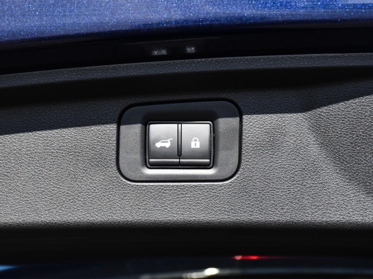 2025 Nissan Armada Platinum Reserve AWD-22 Inch Alloys  Massaging Sea Photo