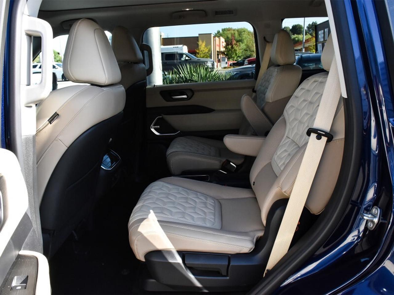 2025 Nissan Armada Platinum Reserve AWD-22 Inch Alloys  Massaging Sea Photo