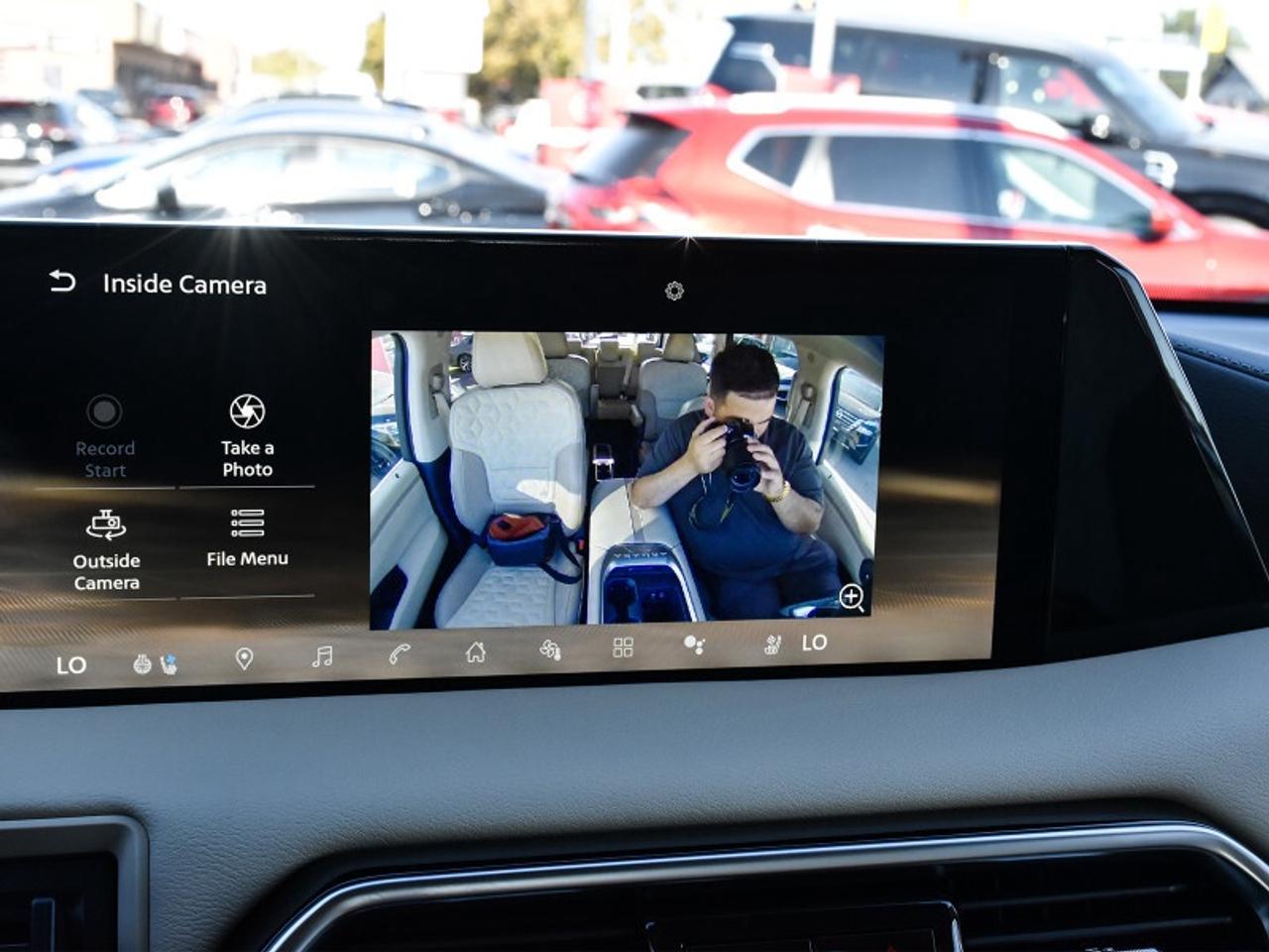 2025 Nissan Armada Platinum Reserve AWD-22 Inch Alloys  Massaging Sea Photo