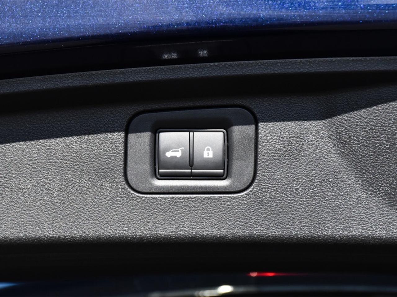 2025 Nissan Armada Platinum Reserve AWD-22 Inch Alloys  Massaging Sea Photo