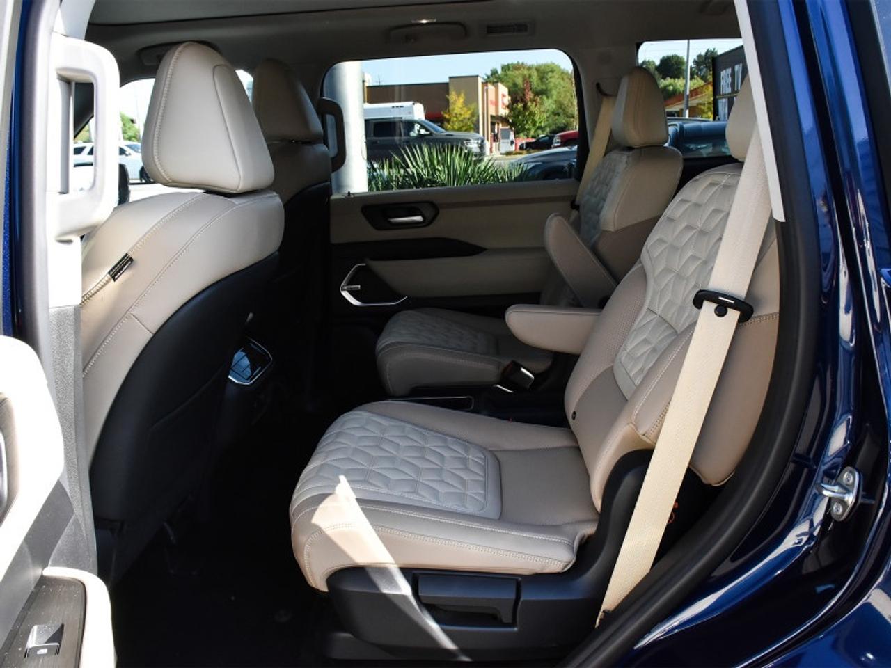 2025 Nissan Armada Platinum Reserve AWD-22 Inch Alloys  Massaging Sea Photo