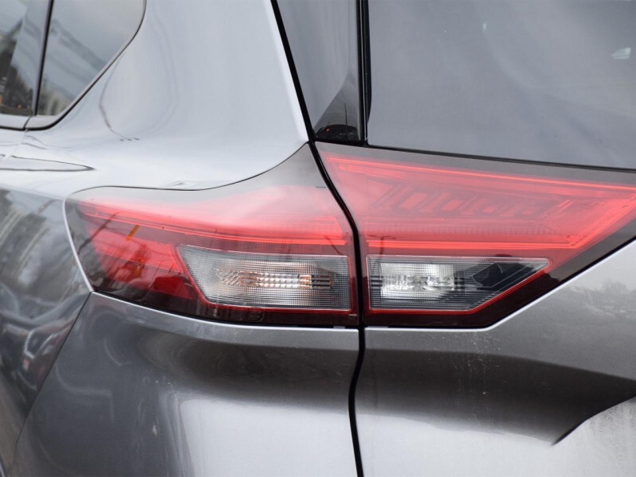 2023 Nissan Rogue Platinum AWD-Heads Up Display  Roof  Navi  Fully L Photo