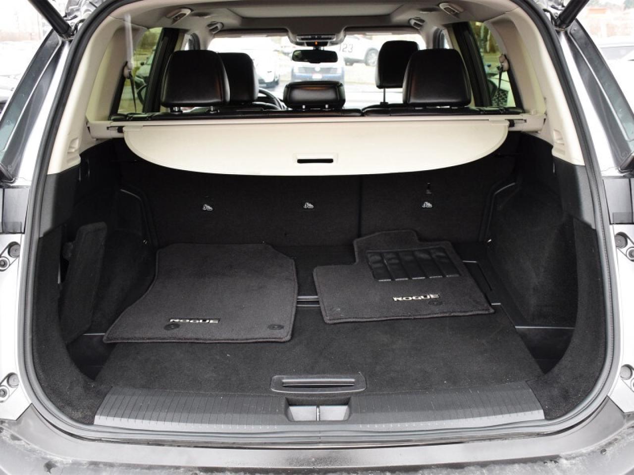 2023 Nissan Rogue Platinum AWD-Heads Up Display  Roof  Navi  Fully L Photo