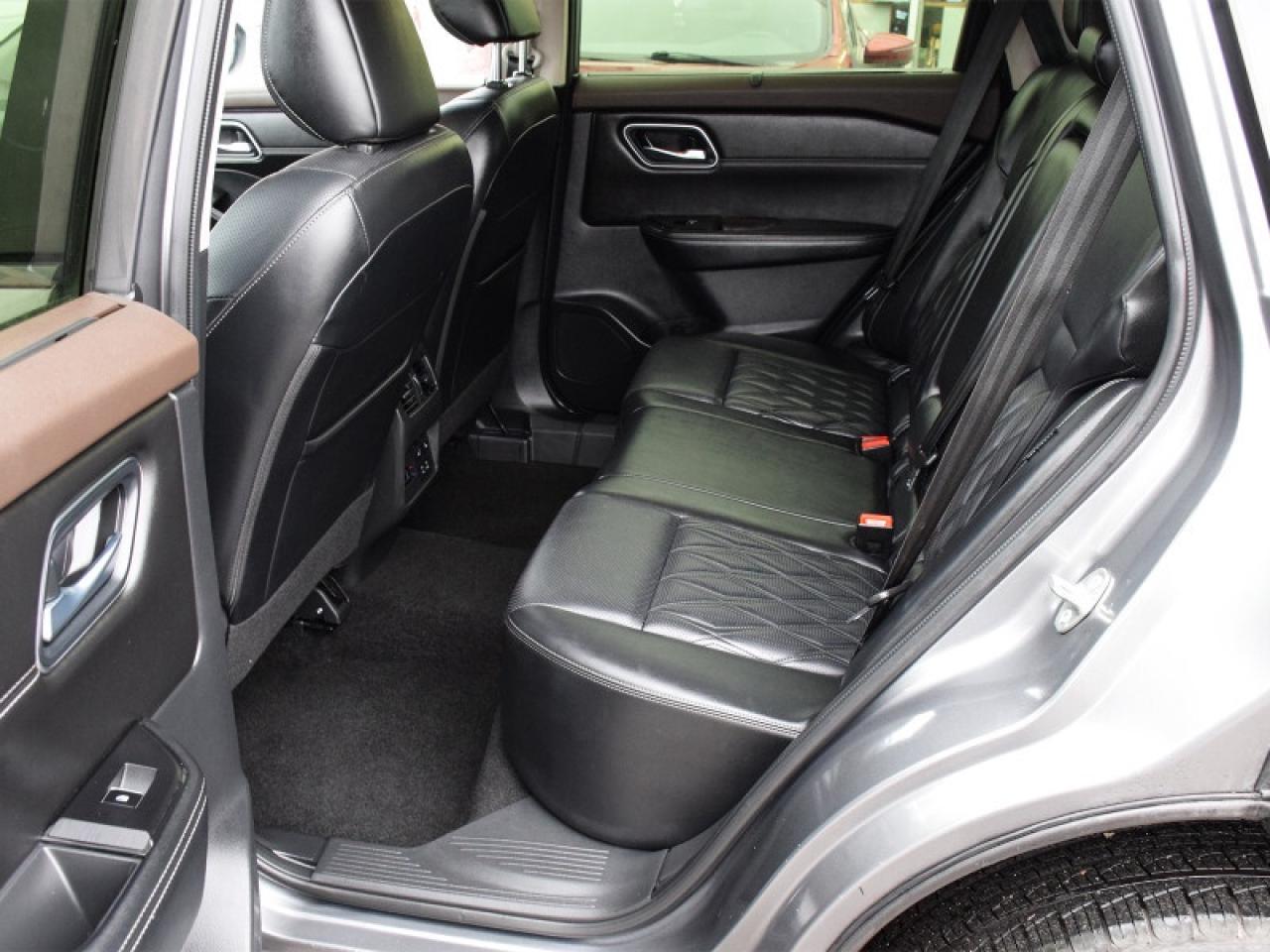 2023 Nissan Rogue Platinum AWD-Heads Up Display  Roof  Navi  Fully L Photo