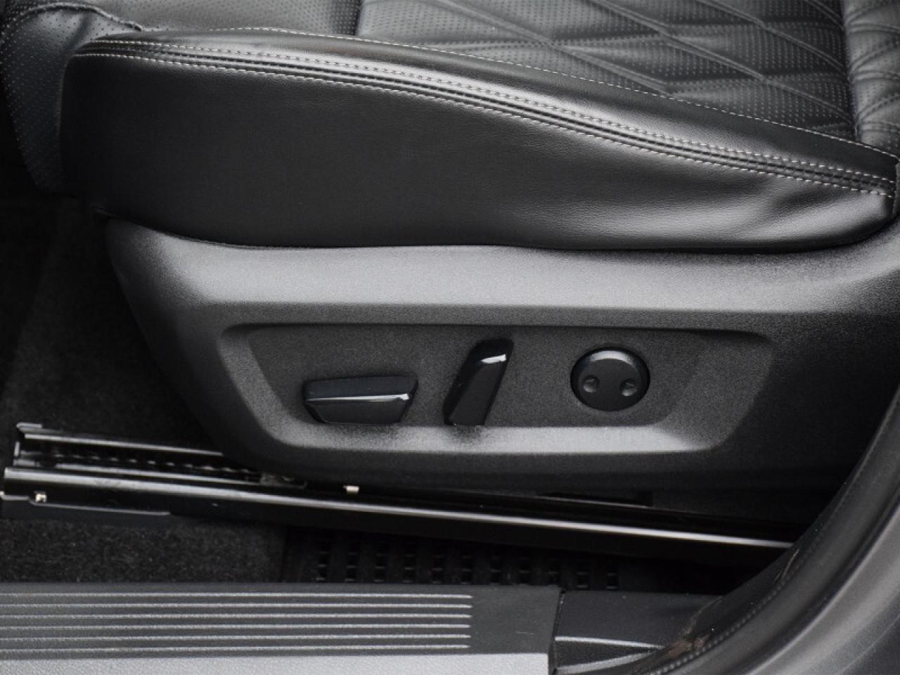 2023 Nissan Rogue Platinum AWD-Heads Up Display  Roof  Navi  Fully L Photo