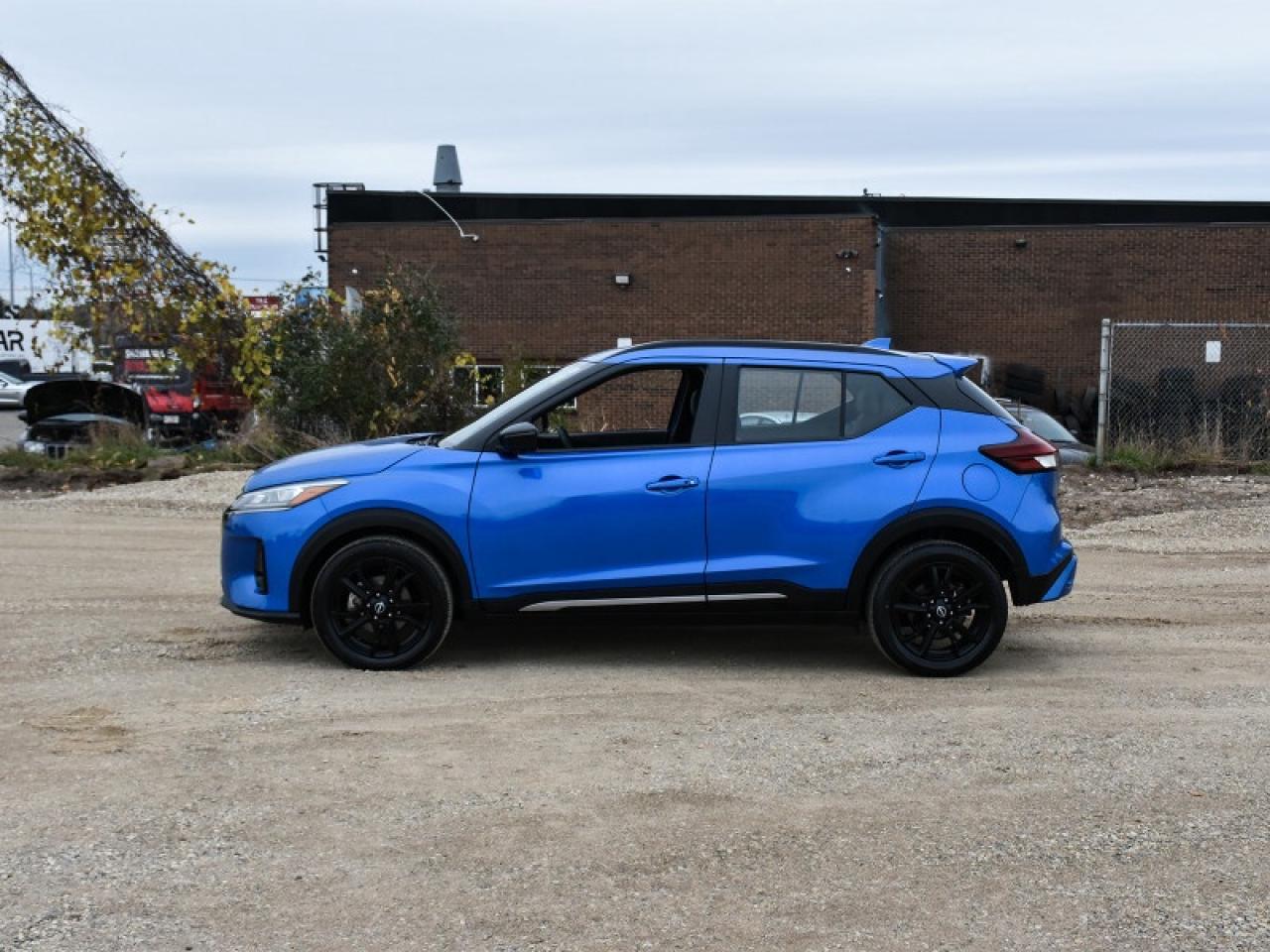 2023 Nissan Kicks SR Premium-2 Tone Leather   Cameara  Heated Seats! Photo