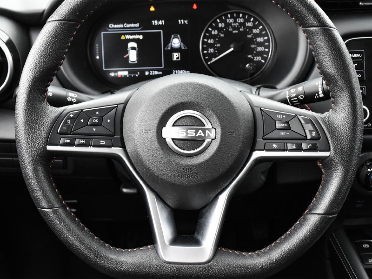 2023 Nissan Kicks SR Premium-2 Tone Leather   Cameara  Heated Seats! Photo