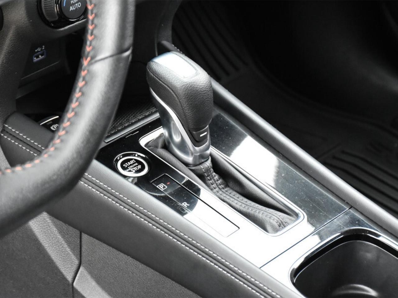 2023 Nissan Kicks SR Premium-2 Tone Leather   Cameara  Heated Seats! Photo