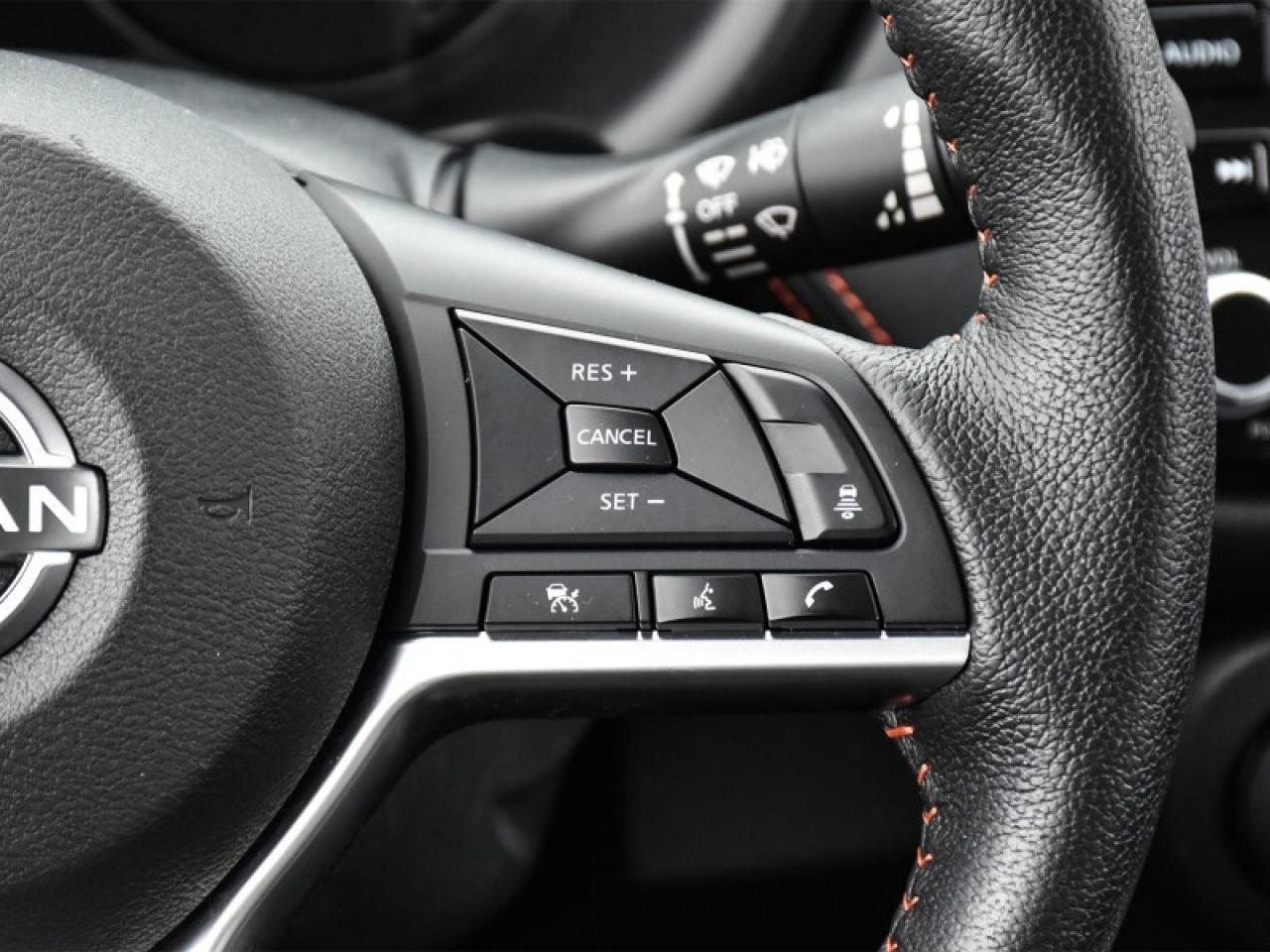 2023 Nissan Kicks SR Premium-2 Tone Leather   Cameara  Heated Seats! Photo