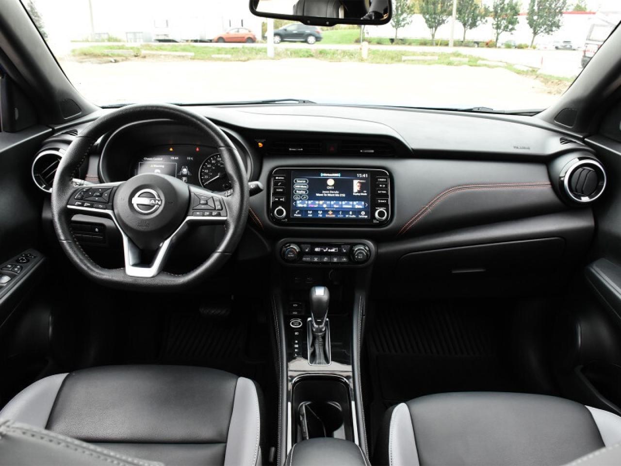 2023 Nissan Kicks SR Premium-2 Tone Leather   Cameara  Heated Seats! Photo