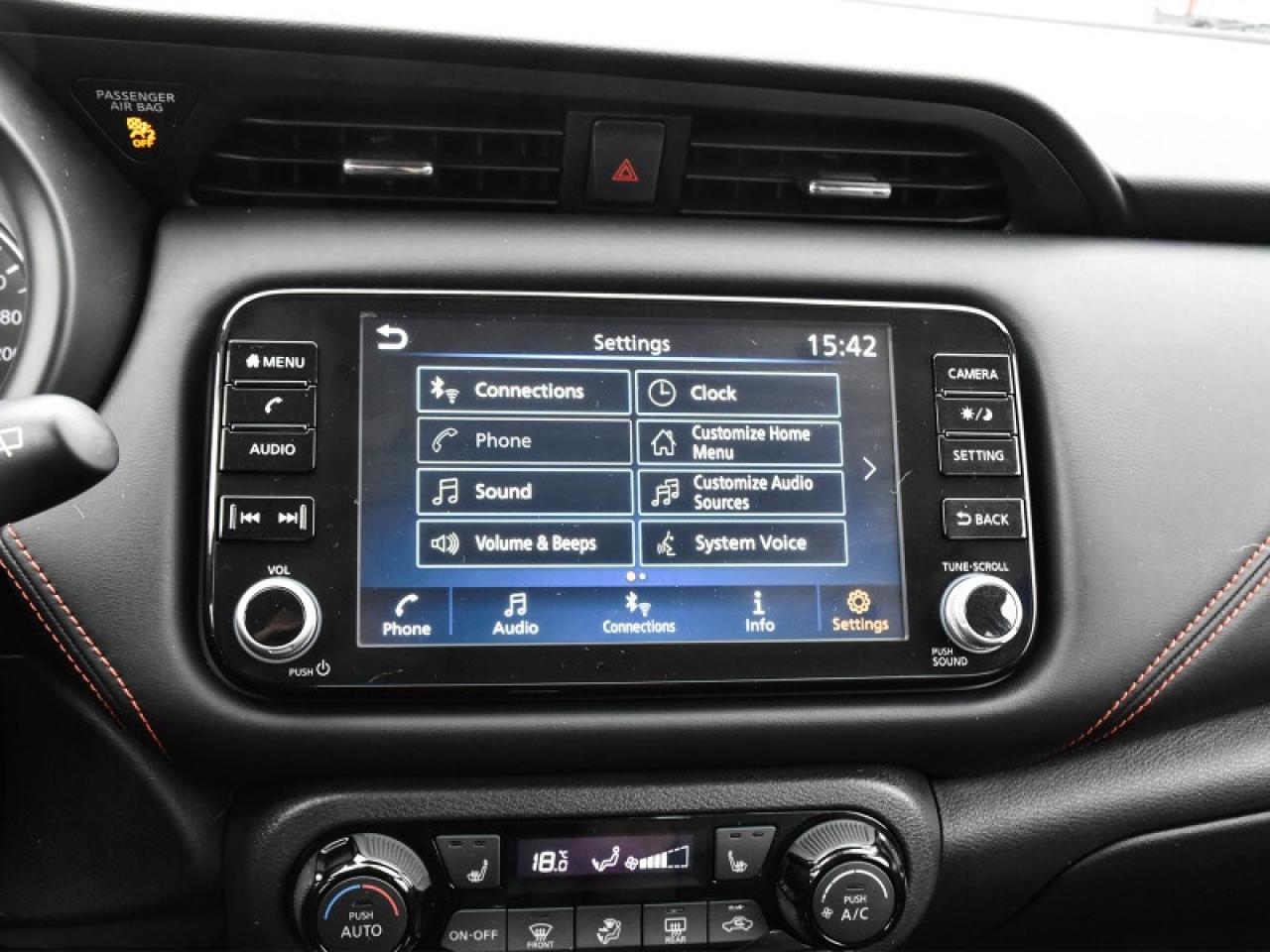 2023 Nissan Kicks SR Premium-2 Tone Leather   Cameara  Heated Seats! Photo