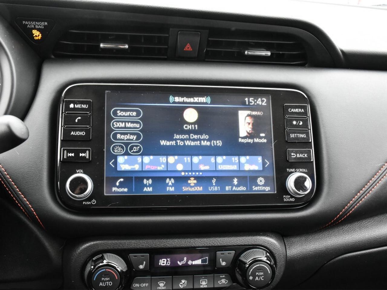 2023 Nissan Kicks SR Premium-2 Tone Leather   Cameara  Heated Seats! Photo