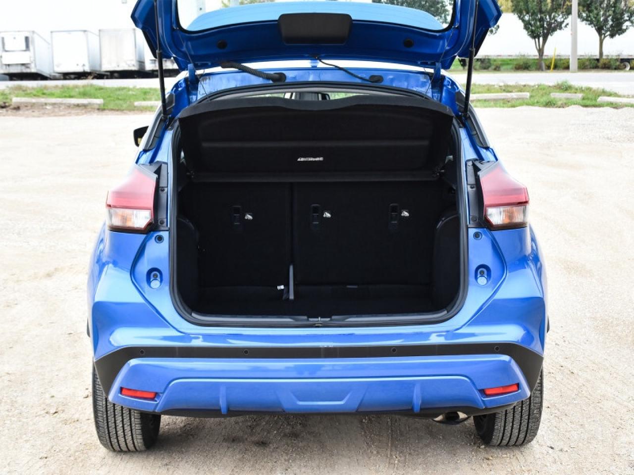 2023 Nissan Kicks SR Premium-2 Tone Leather   Cameara  Heated Seats! Photo