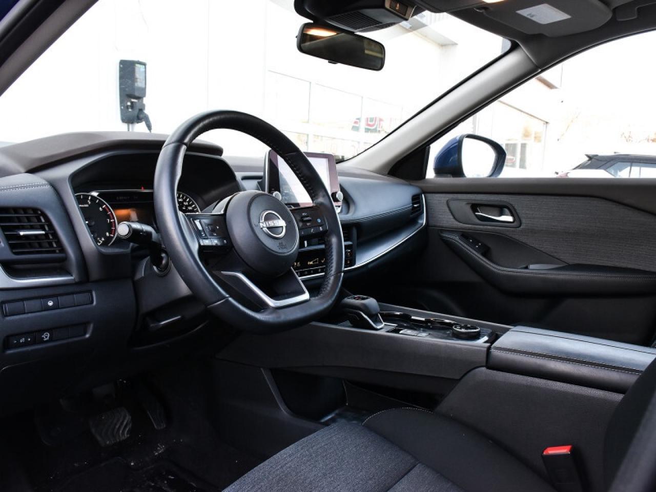 2023 Nissan Rogue SV Moonroof AWD-Camera  Sunroof  Alloys! Photo