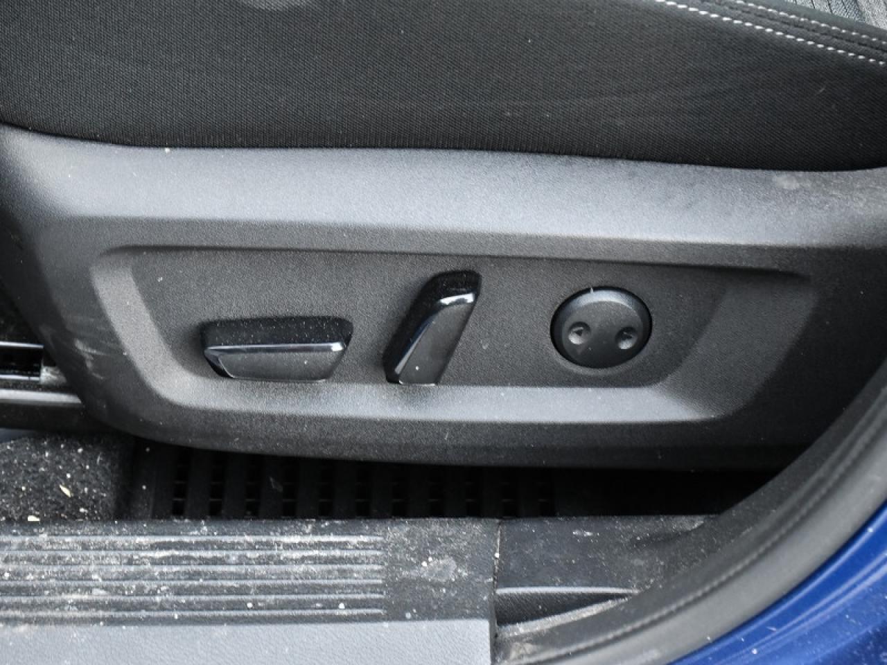 2023 Nissan Rogue SV Moonroof AWD-Camera  Sunroof  Alloys! Photo