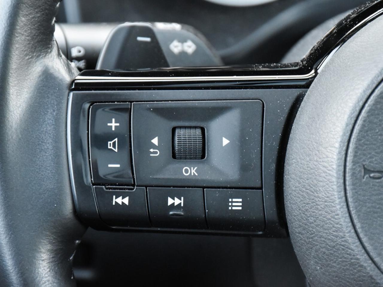 2023 Nissan Rogue SV Moonroof AWD-Camera  Sunroof  Alloys! Photo