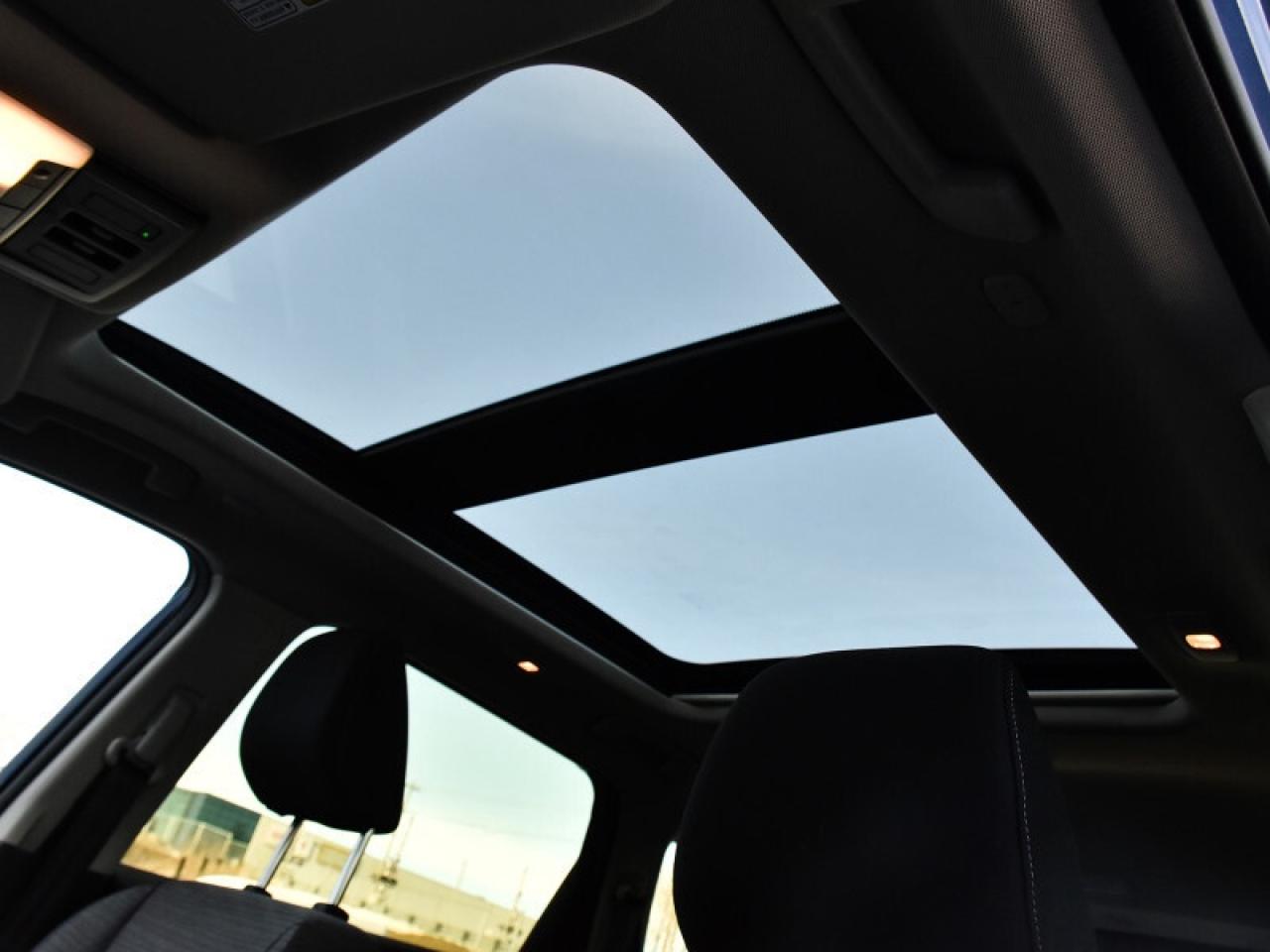 2023 Nissan Rogue SV Moonroof AWD-Camera  Sunroof  Alloys! Photo