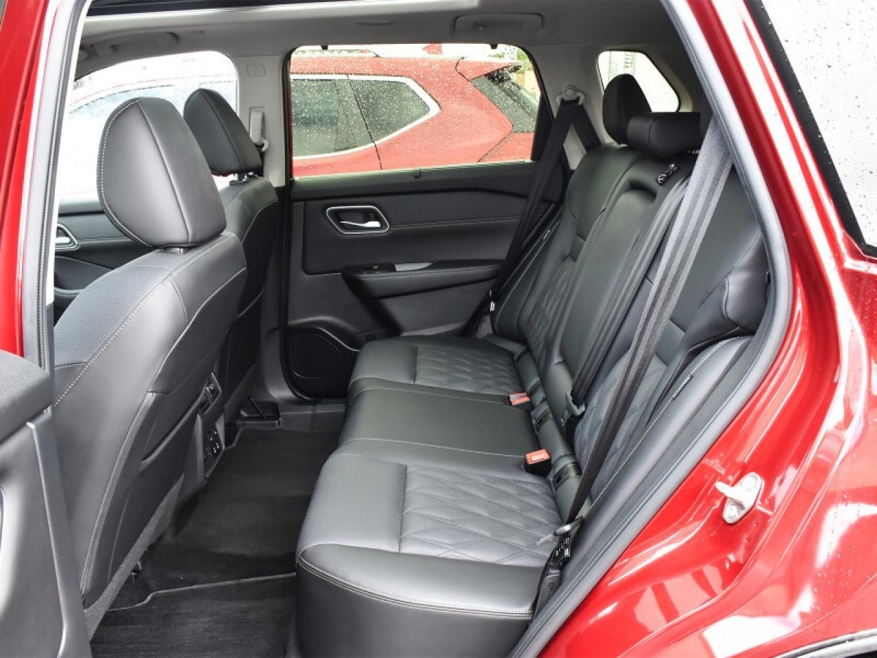 2024 Nissan Rogue Platinum AWD-Leather  Roof   Heads Up Display   36 Photo