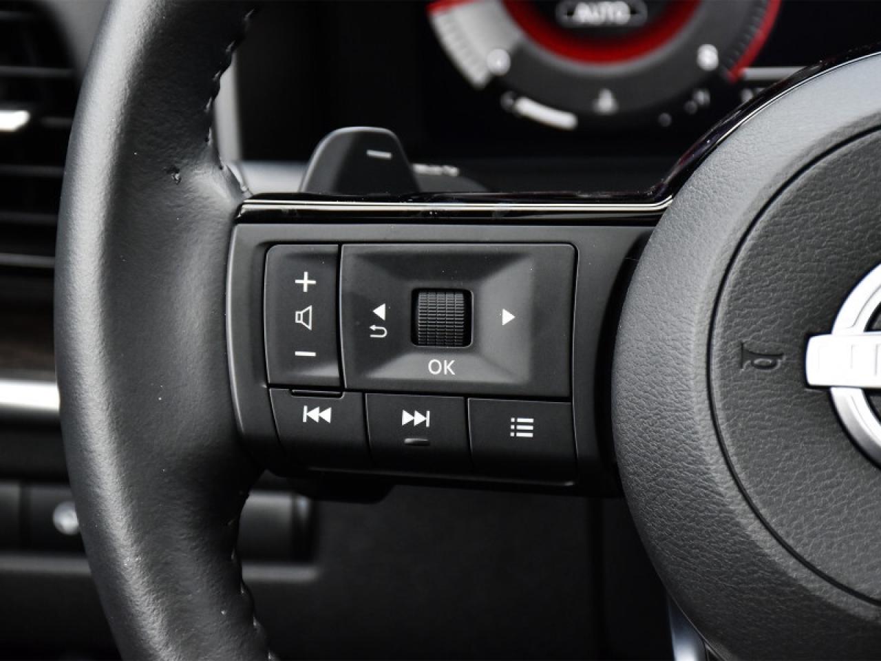 2024 Nissan Rogue Platinum AWD-Leather  Roof   Heads Up Display   36 Photo