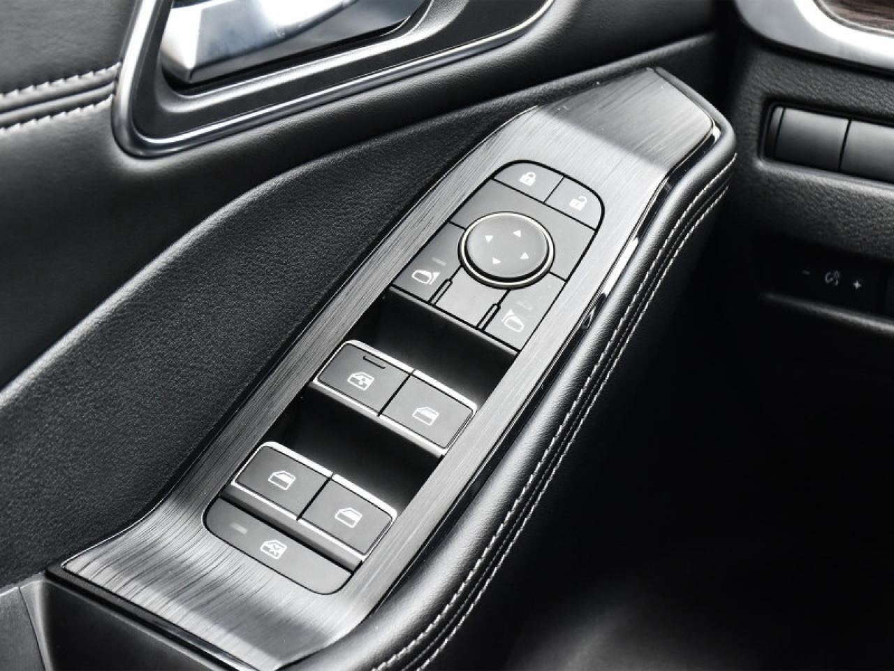 2024 Nissan Rogue Platinum AWD-Leather  Roof   Heads Up Display   36 Photo