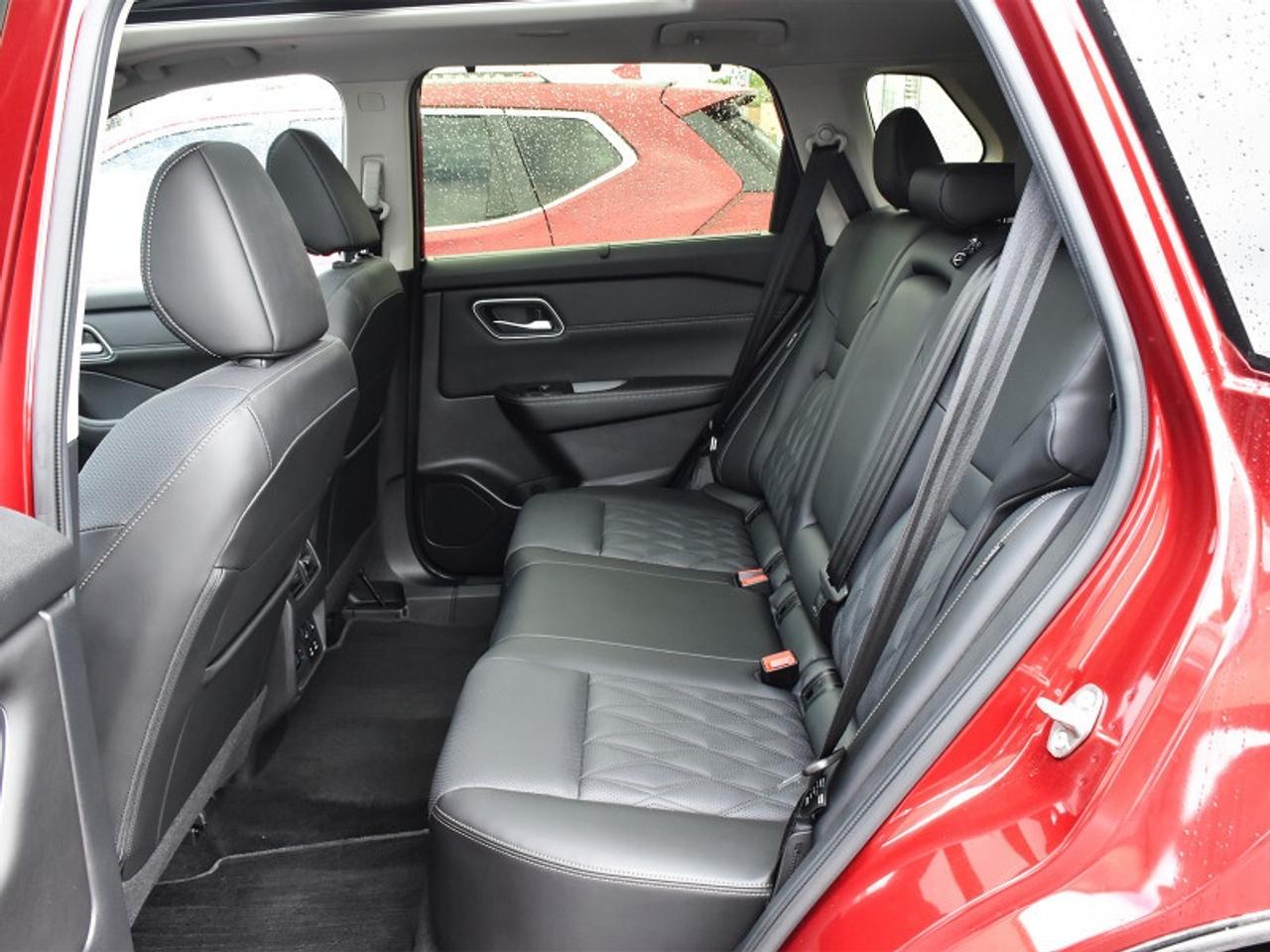 2024 Nissan Rogue Platinum AWD-Leather  Roof   Heads Up Display   36 Photo