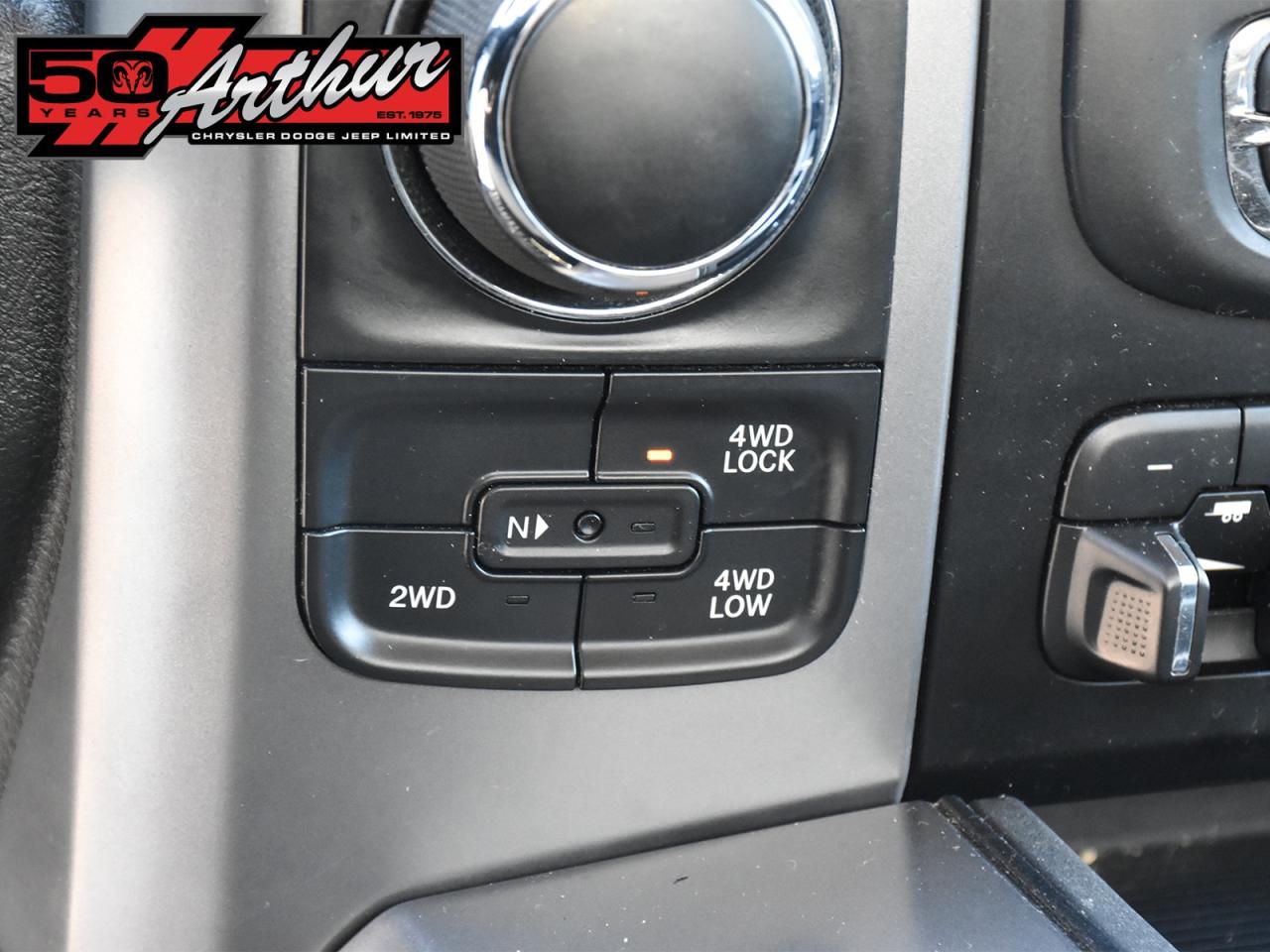 2022 RAM 1500 Classic REG CAB 4X4  HEMI  HEATED SEATS - ONLY 33,364 KM Photo