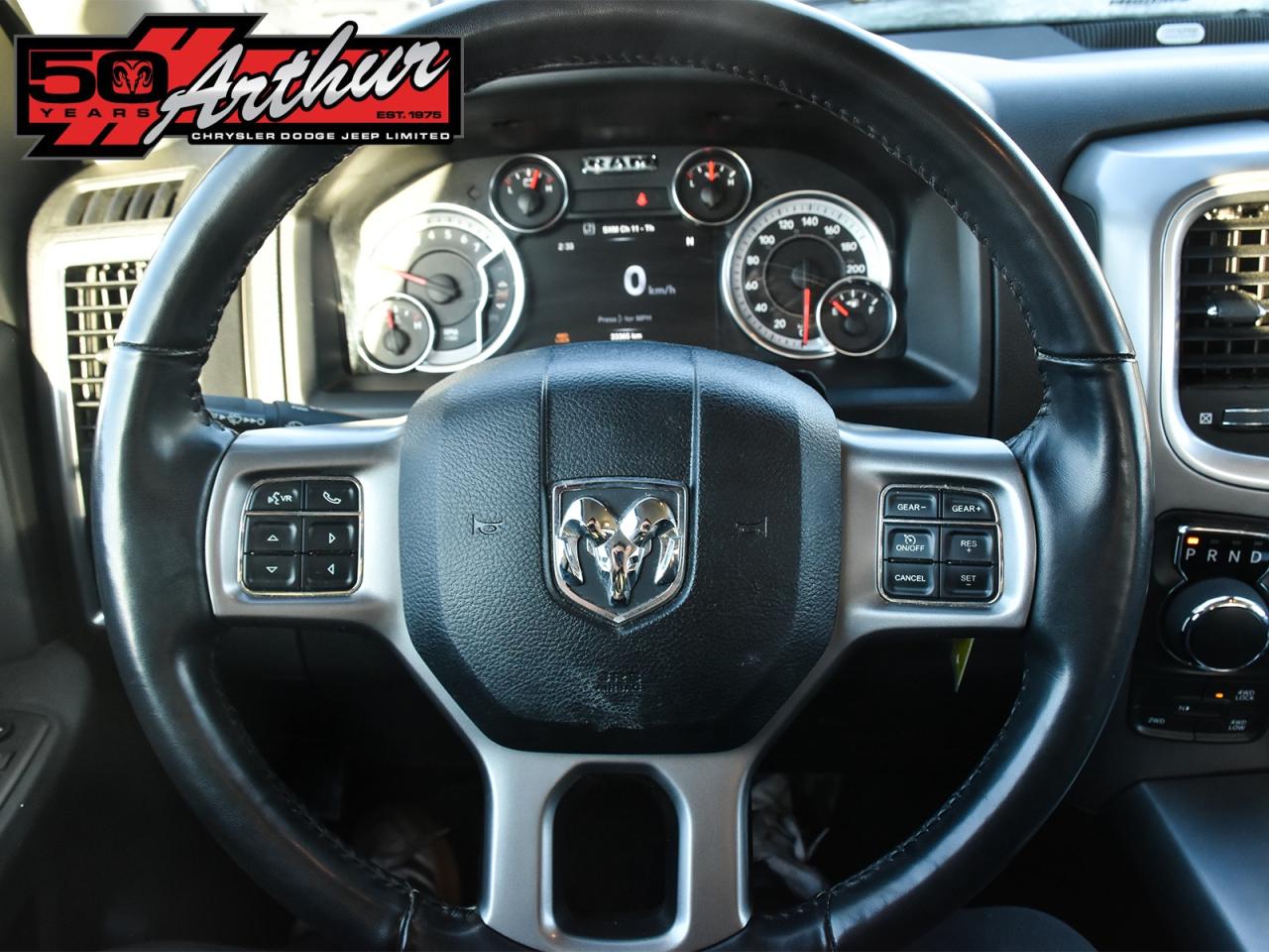 2022 RAM 1500 Classic REG CAB 4X4  HEMI  HEATED SEATS - ONLY 33,364 KM Photo